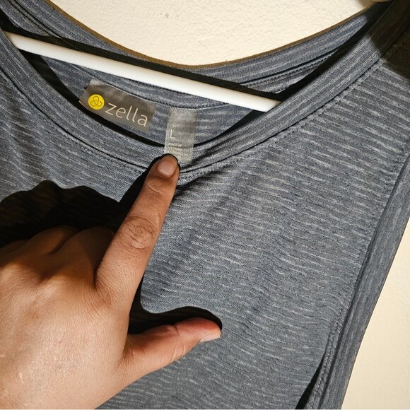 Zella Tank Top with Back Open S Large - Picture 2 of 8